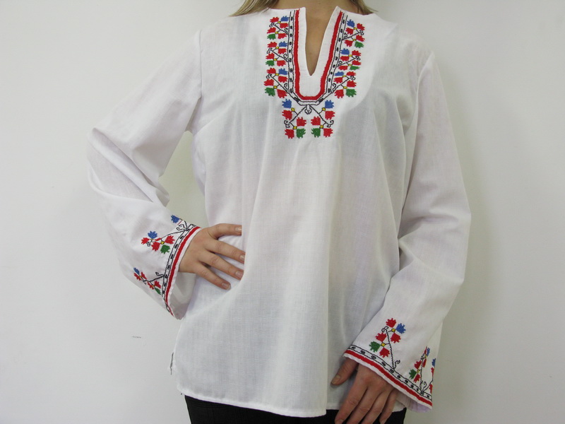 Дамска риза с бродерия TR10007